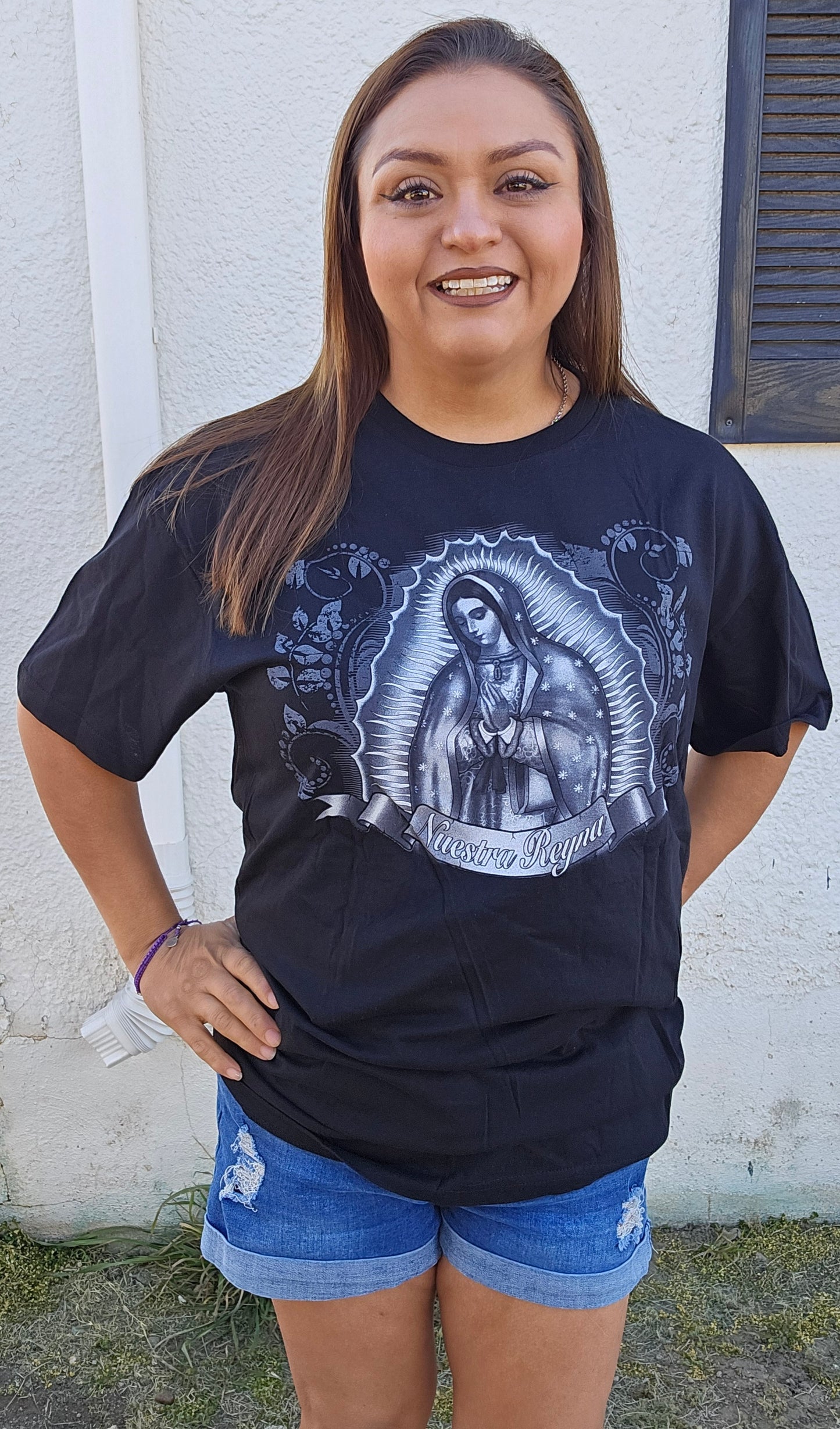 Nuestra Reyna Tee